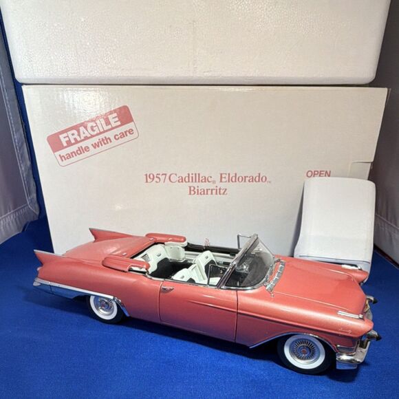 Cadillac 1957 Eldorado Biarritz Dusty Rose Convertible with Boot & Soft Top 1:24
